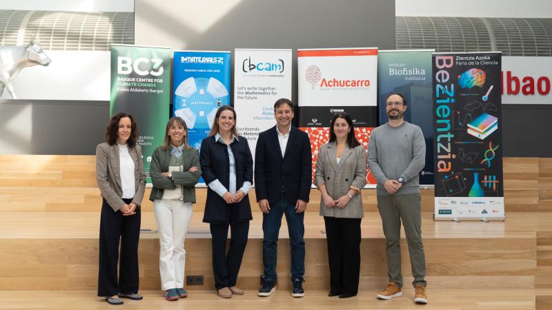Representantes de instituciones organizadoras y sponsors